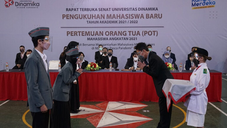 Undika Kukuhkan Mahasiswa Baru Tahun Akademik 2021 2022 Secara Hybrid