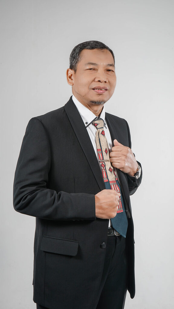 Prof. Dr. Bambang Hariadi, M.Pd. Warek III Univ. Dinamika