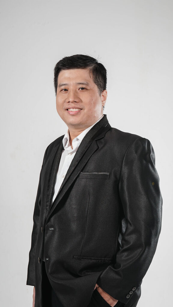 Julianto Lemantara, S.Kom., M.Eng, OCA., MCTS Dekan FTI Univ Dinamika