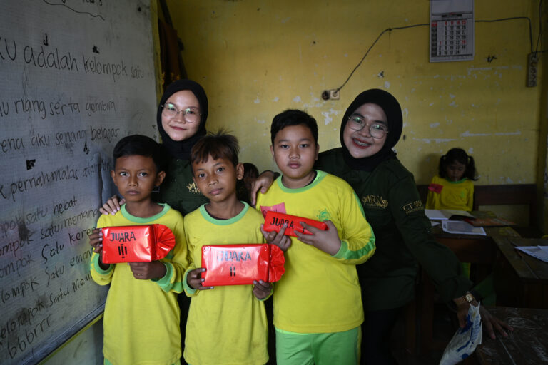 universitas dinamika program kakak asuh