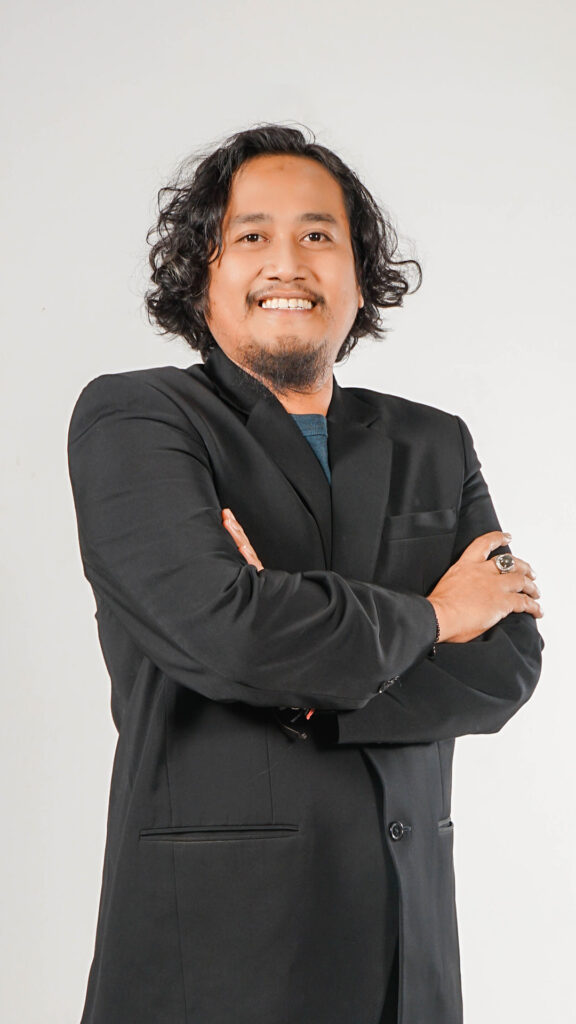 Dhika Yuan Yurisma Kepala Program Studi S1 Desain Komunikasi Visual universitas dinamika Dhika Yuan Yurisma, M.Ds. Kaprodi S1 DKV Univ. Dinamika