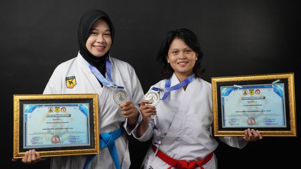 duo atlet karate putri undika