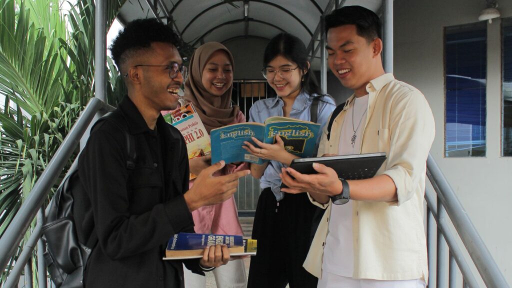 Ilustrasi Campus Life di Universitas Dinamika