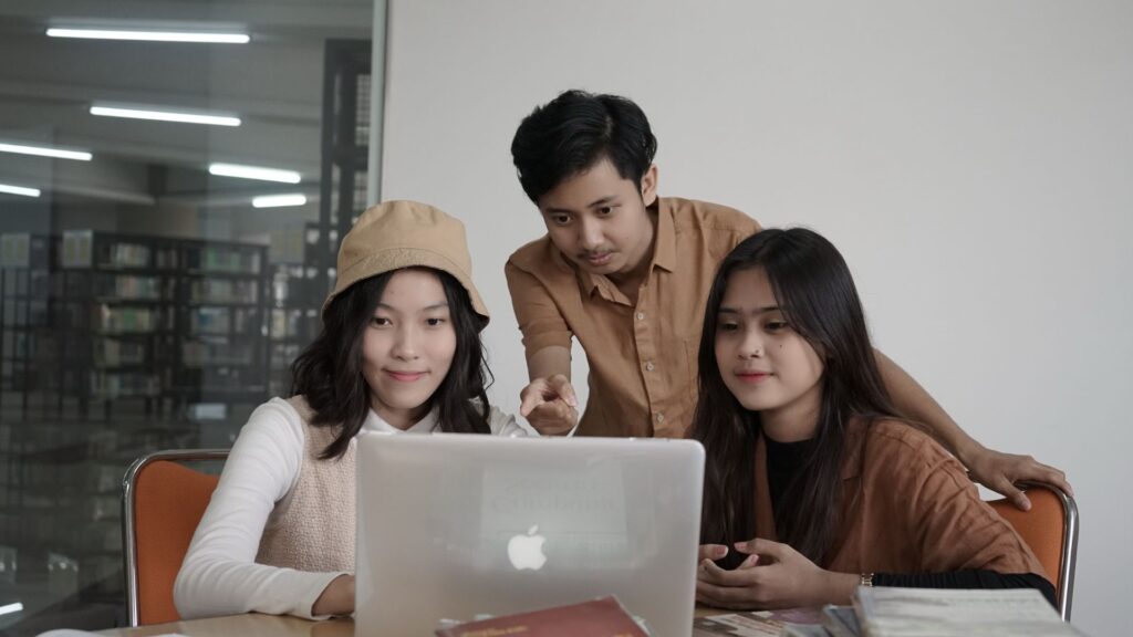 Kehidupan Kampus di Universitas Dinamika