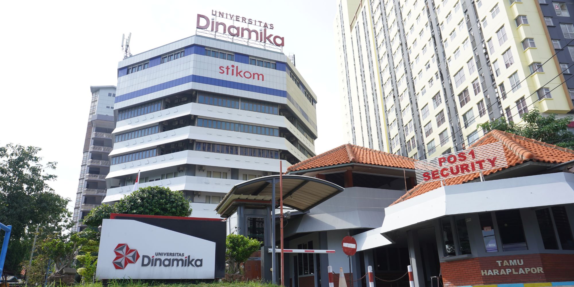 5 Alasan Universitas Dinamika Jadi Kampus IT Terbaik di Surabaya 2025