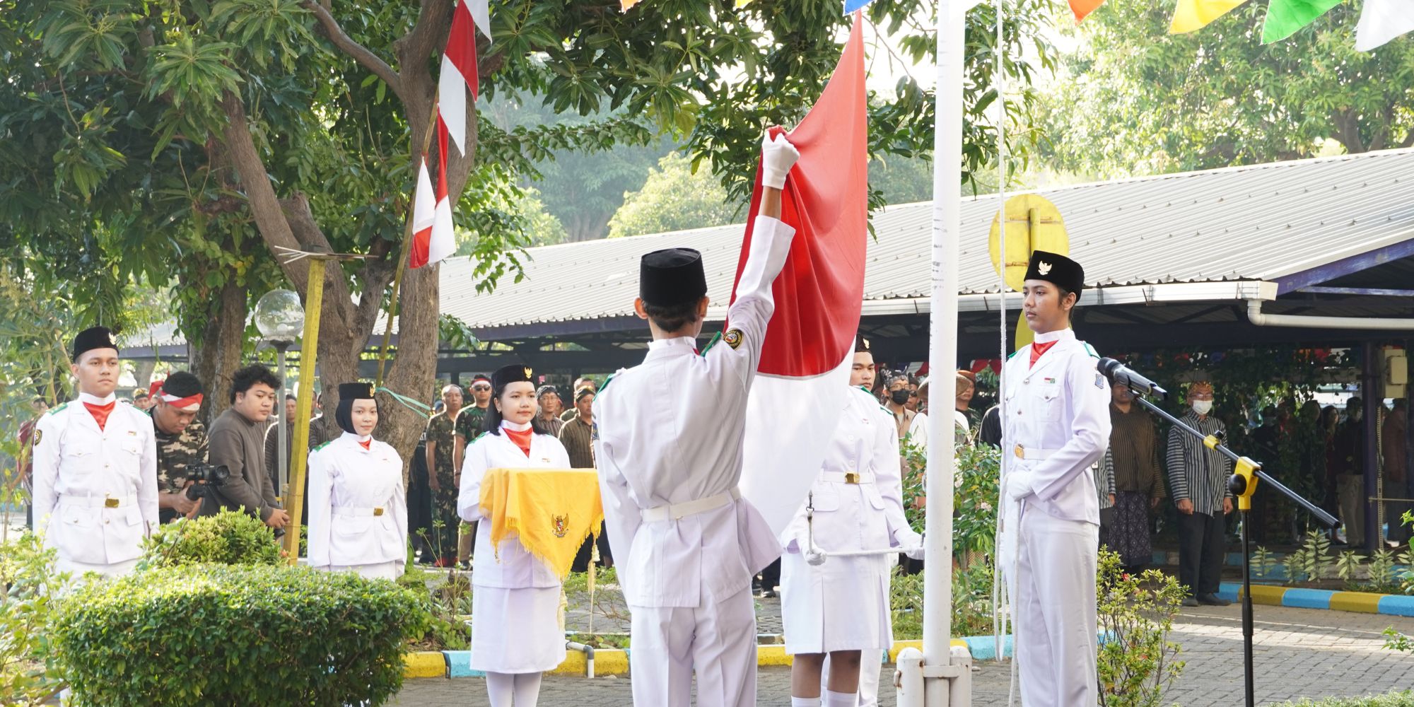 Rayakan HUT RI Undika Gelar Kerja Bakti Upacara 17 Agustus