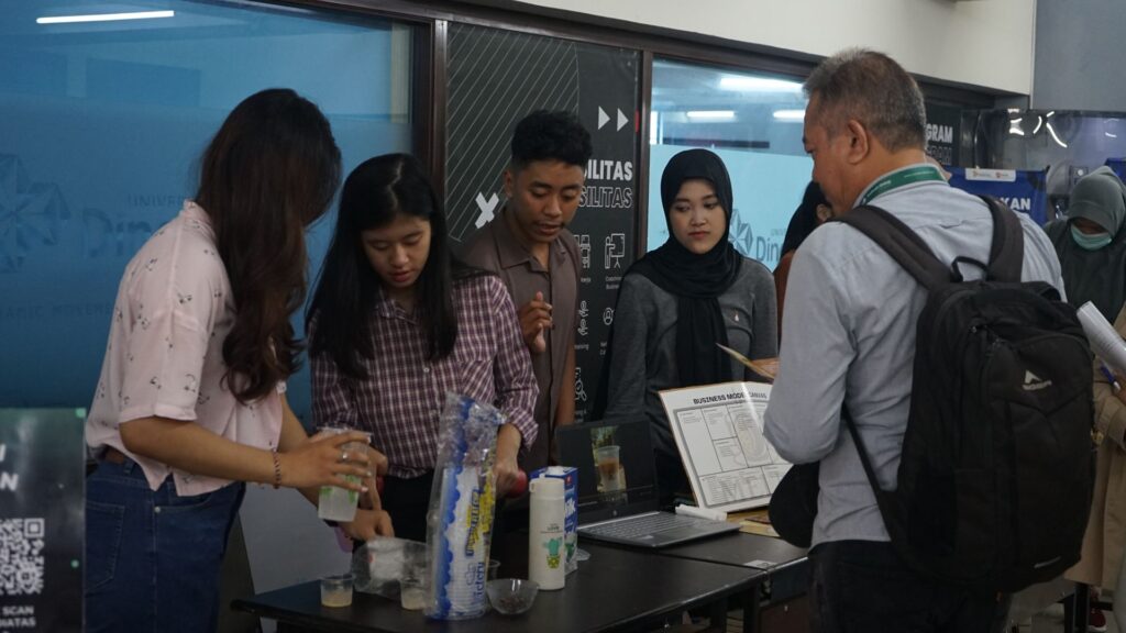 pekan wirausaha muda feb undika