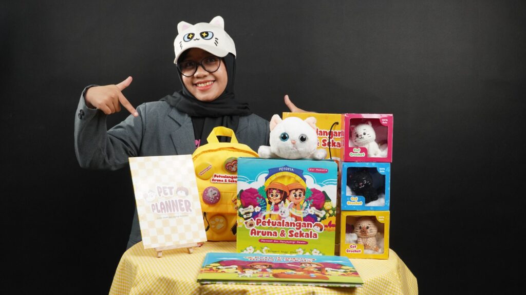 Krissanti Anggi Utami Mahasiswa DKV Ciptakan Pop Up Book Edukasi Animal Abuse
