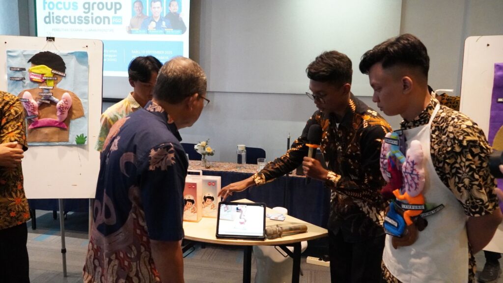 Demo Produk Flanatomy oleh 3 Mahasiswa DKV Undika
