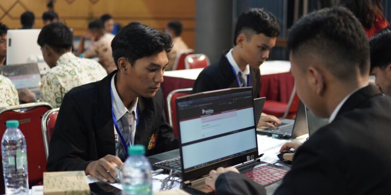 FITCOM 3.0 Undika Tantang Siswa Ciptakan Inovasi Smart Farm Berbasis Teknologi