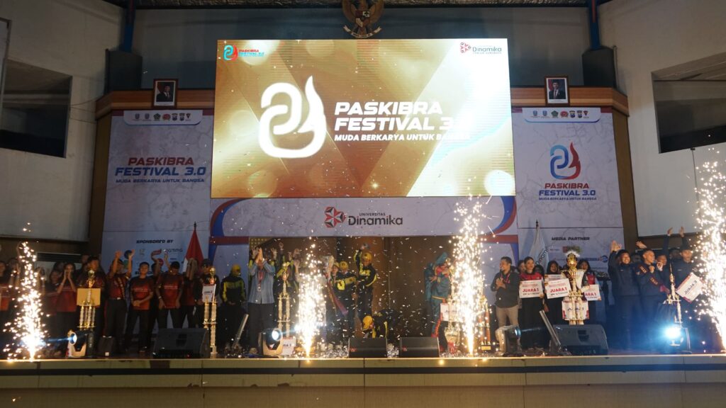 Kemeriahan Acara Paskibra Festival 3.0 Universitas Dinamika