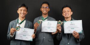 3 Mahasiswa DKV Undika Juara Dunia Lewat Media Sex Education Inklusif.