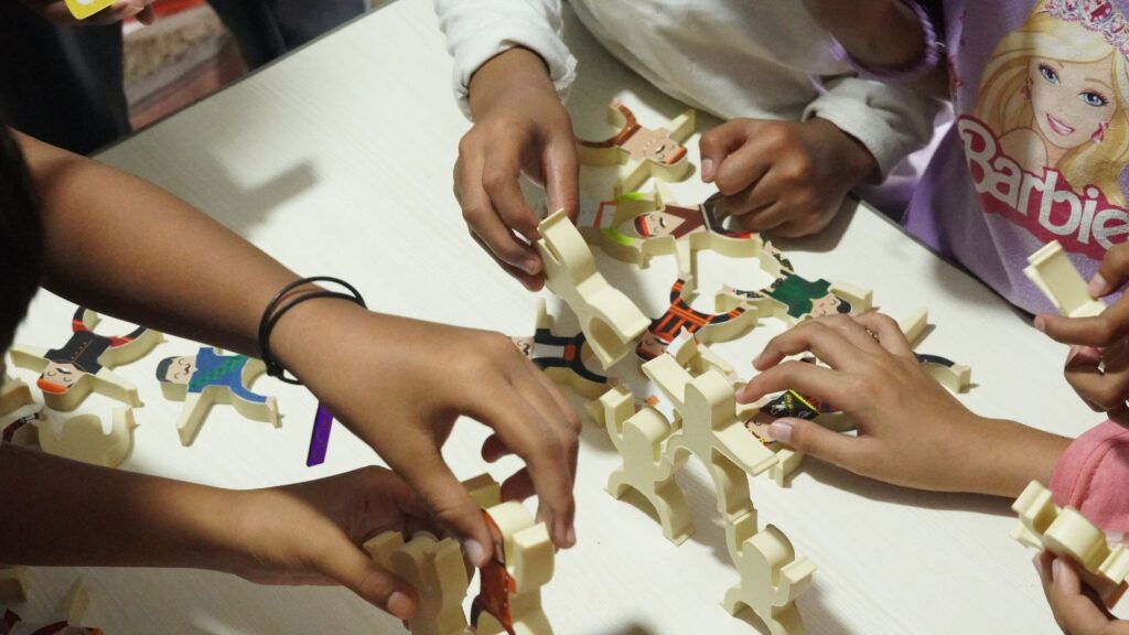 Ilustrasi BhinekakCo saat Dimainkan Anak Anak