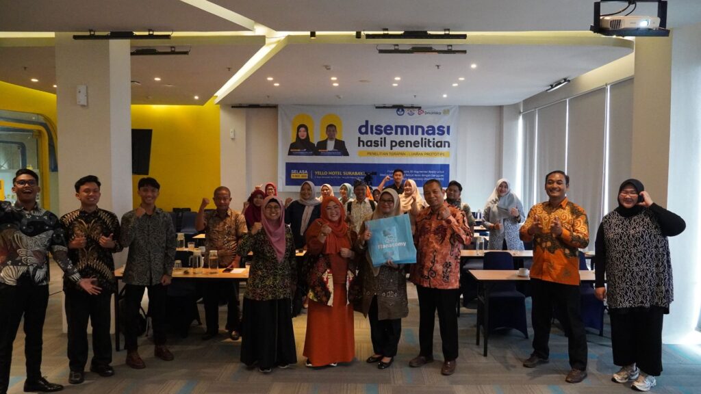 Foto Bersama Tim Peneliti Flanatomy dengan Guru SLB