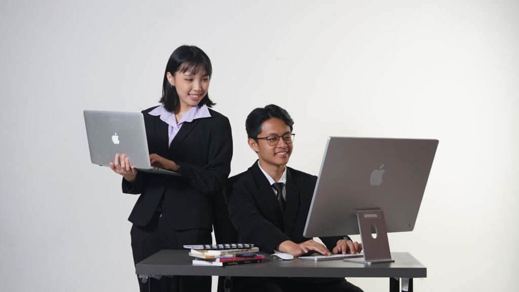 Kampus IT di Surabaya Universitas Dinamika