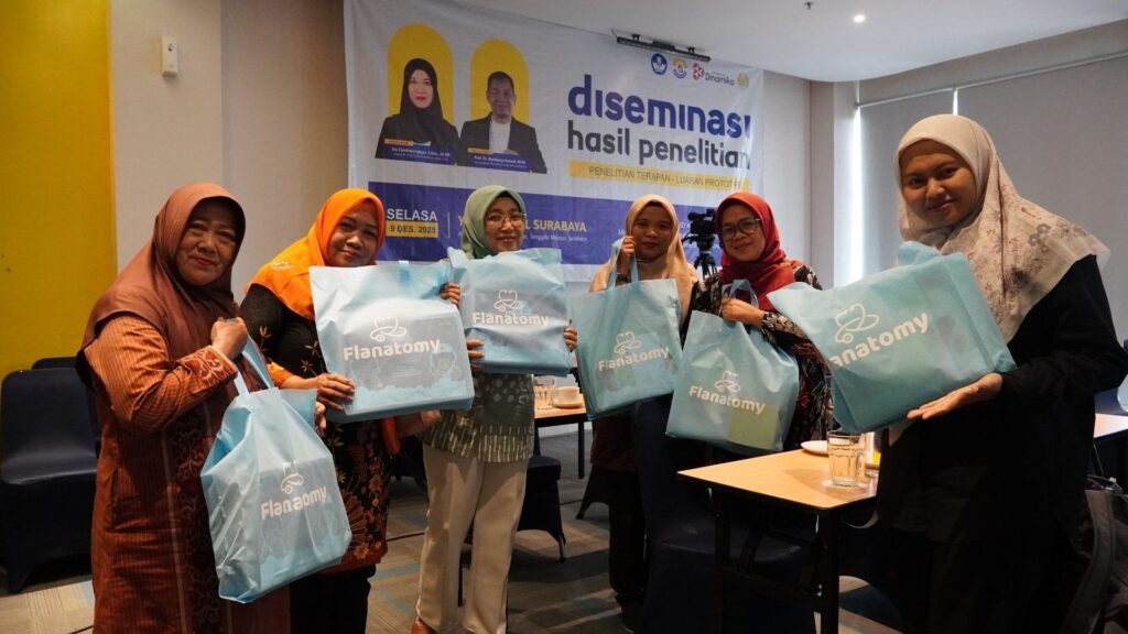 Para Guru SLB dengan Media Pembelajaran Flanatomy 1