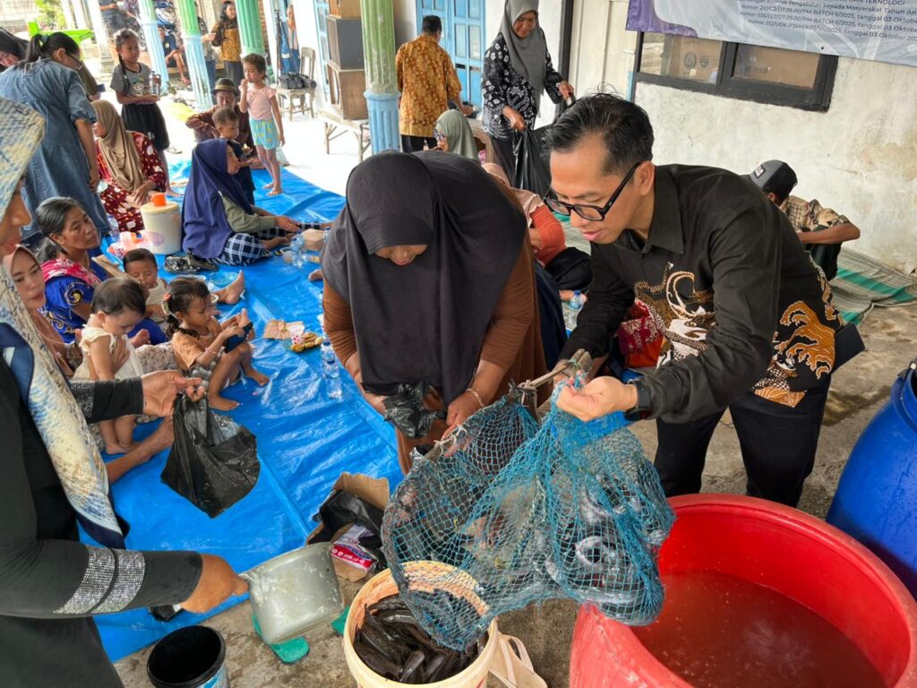 Program Budikdamber Ikan Lele berbasis IoT karya Dosen Undika