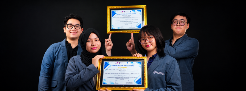 Potret Tim Peraih Penghargaan Universitas Dinamika